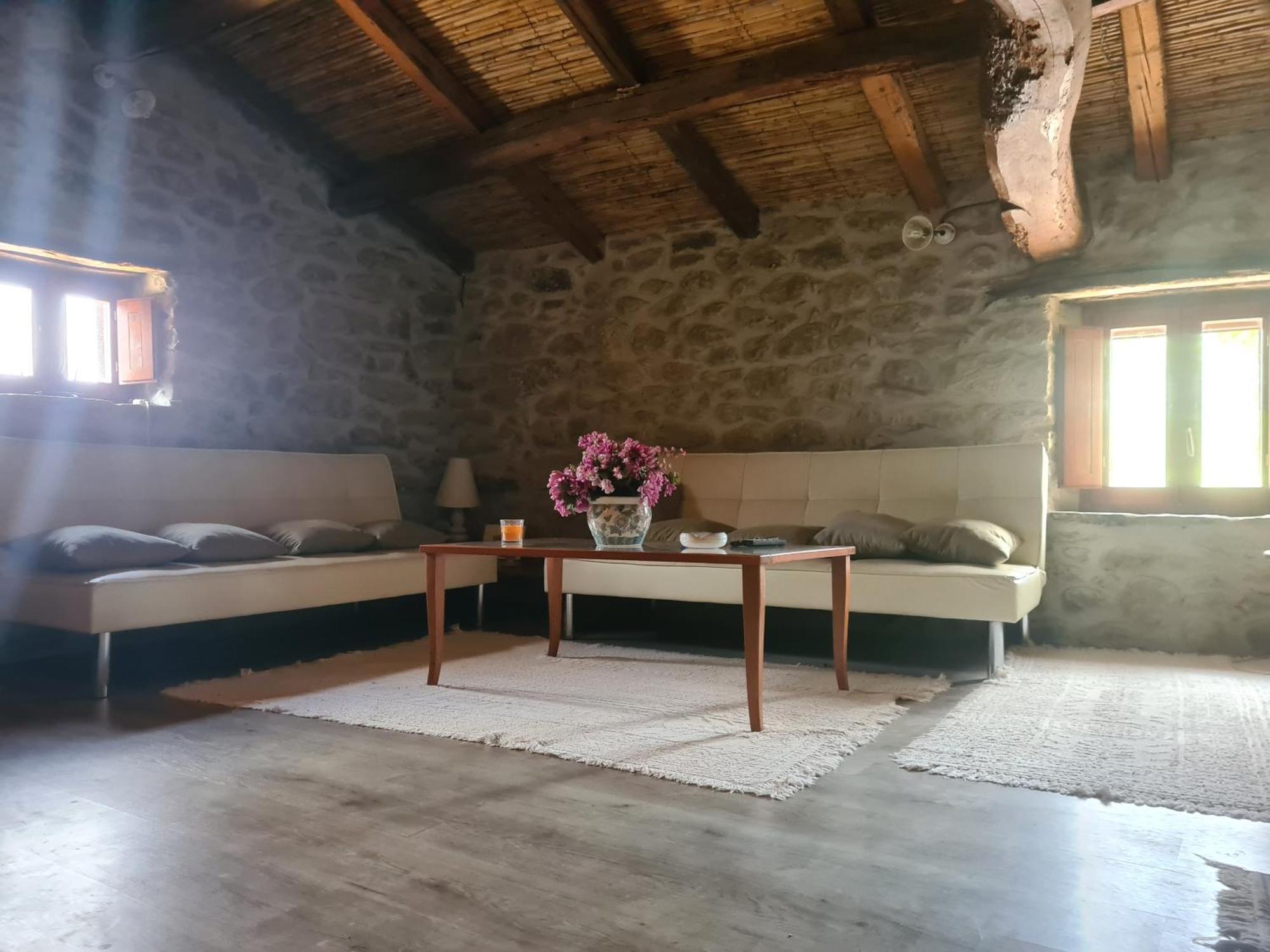 Вілла Casa Di Pietra Usellus Екстер'єр фото